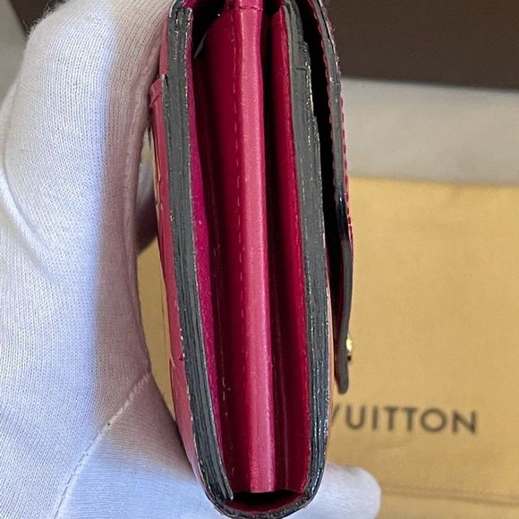 Louis Vuitton Monogram Vernis Sarah Wallet - Picture 4 of 16
